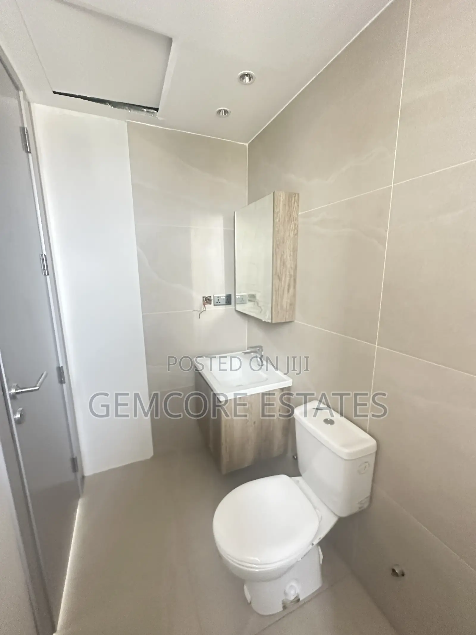 4bdrm Townhouse/Terrace in East Legon Hills for sale