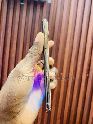 New Apple iPhone 11 Pro 64 GB Gold