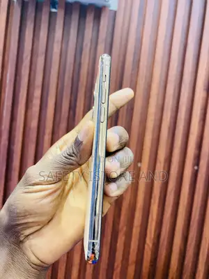 New Apple iPhone 11 Pro 64 GB Gold
