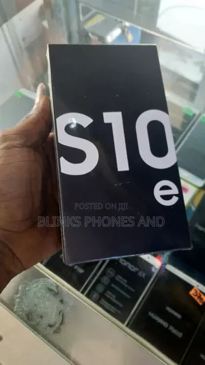 New Samsung Galaxy S10e 128 GB Black
