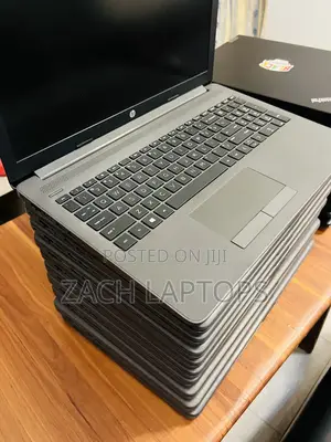 Laptop HP 255 G8 8GB AMD A6 SSHD+SSD 256GB