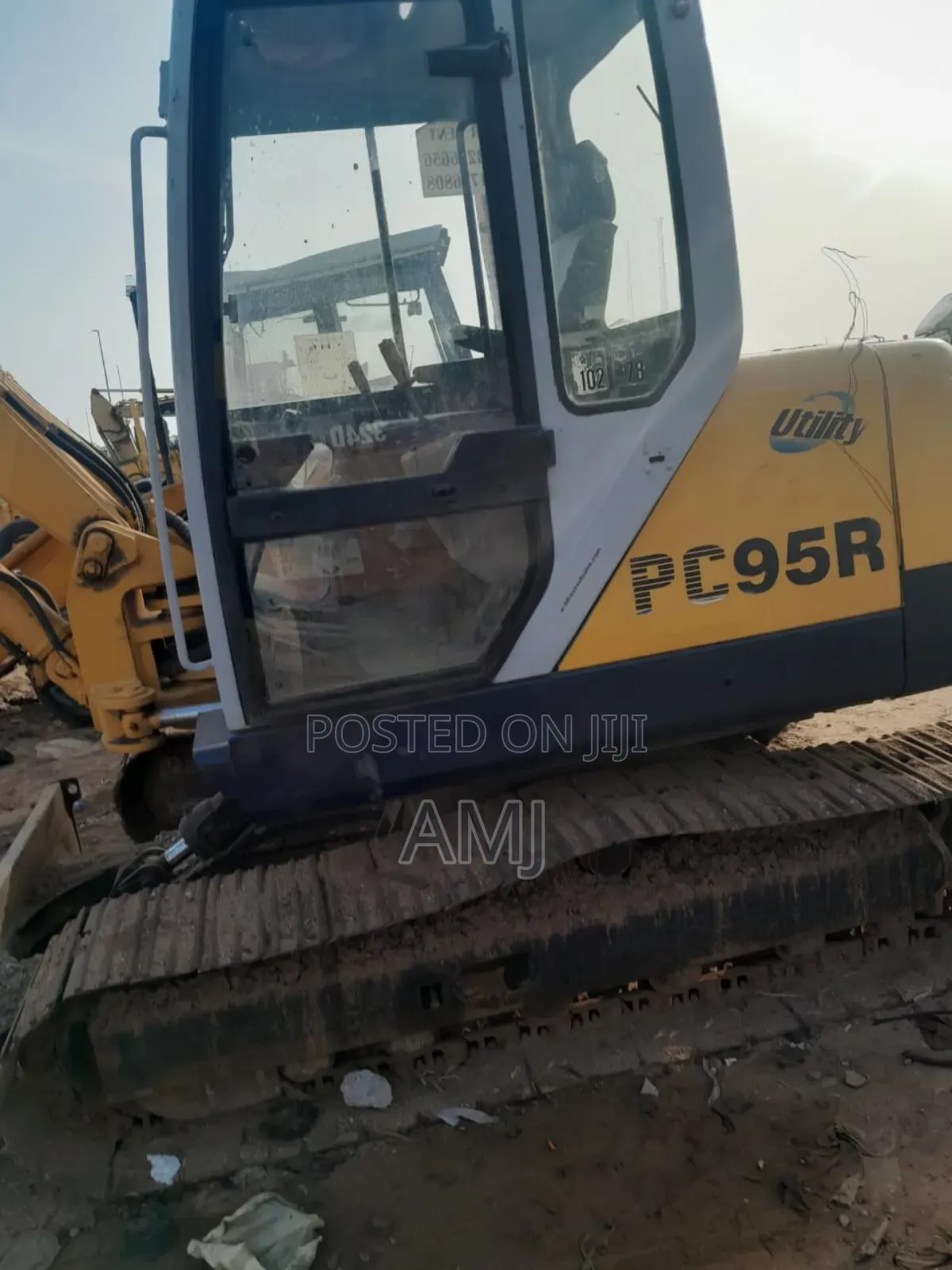 Excavator and Other Heavy-Duty Machines for Rent