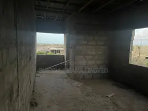 4bdrm House in Community 25, Tema Metropolitan for sale