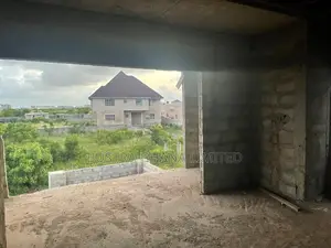 4bdrm House in Community 25, Tema Metropolitan for sale