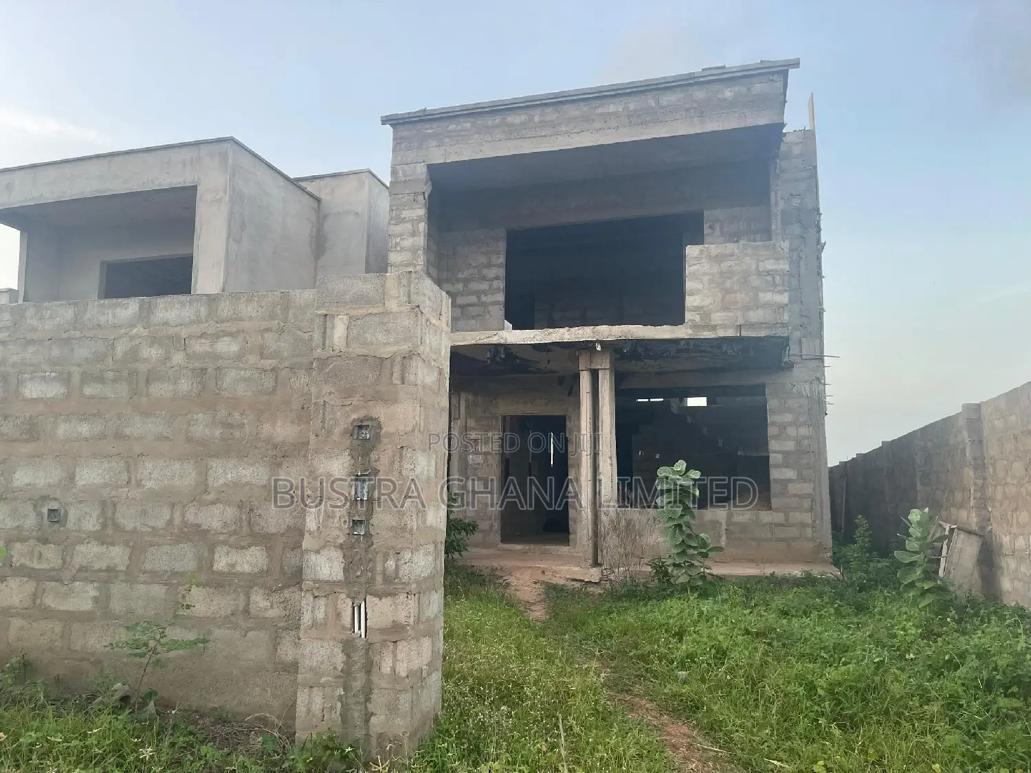 4bdrm House in Community 25, Tema Metropolitan for sale