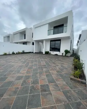 5bdrm House in East Airport for sale