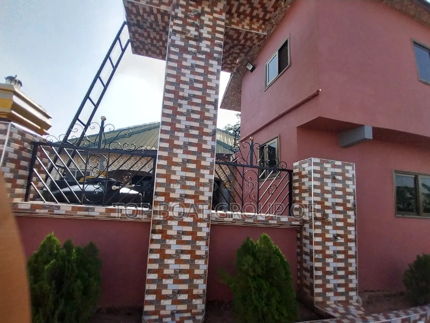 Furnished 6bdrm House in Abrepo (Asuofua) Top, Kumasi Metropolitan