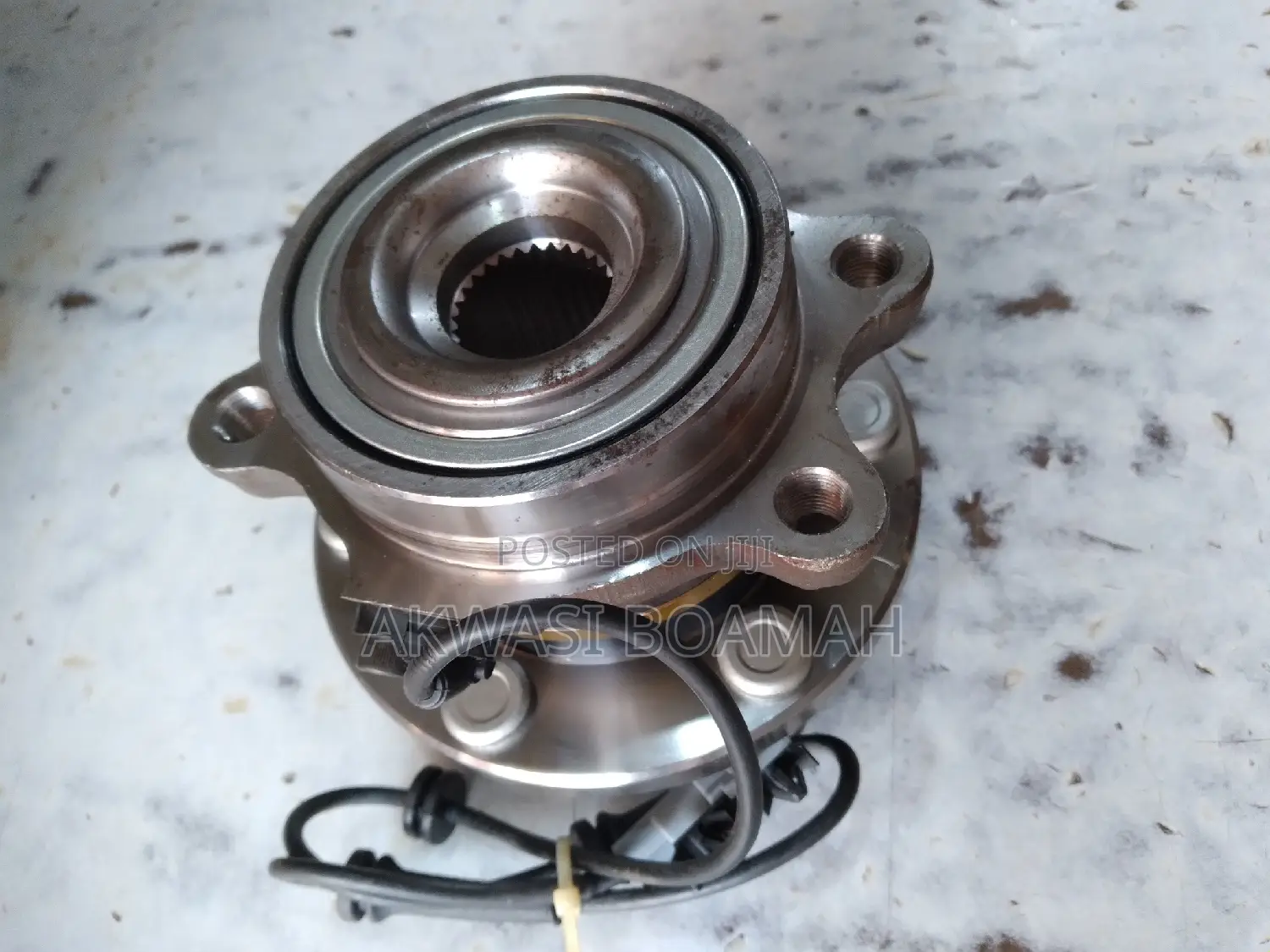 Navarra, Pathfinder 2006 Wheel Hub Front and Back
