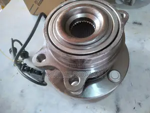 Navarra, Pathfinder 2006 Wheel Hub Front and Back