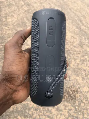 Preowned JBL Flip Essential 2 Bluetooth Speaker In Stock