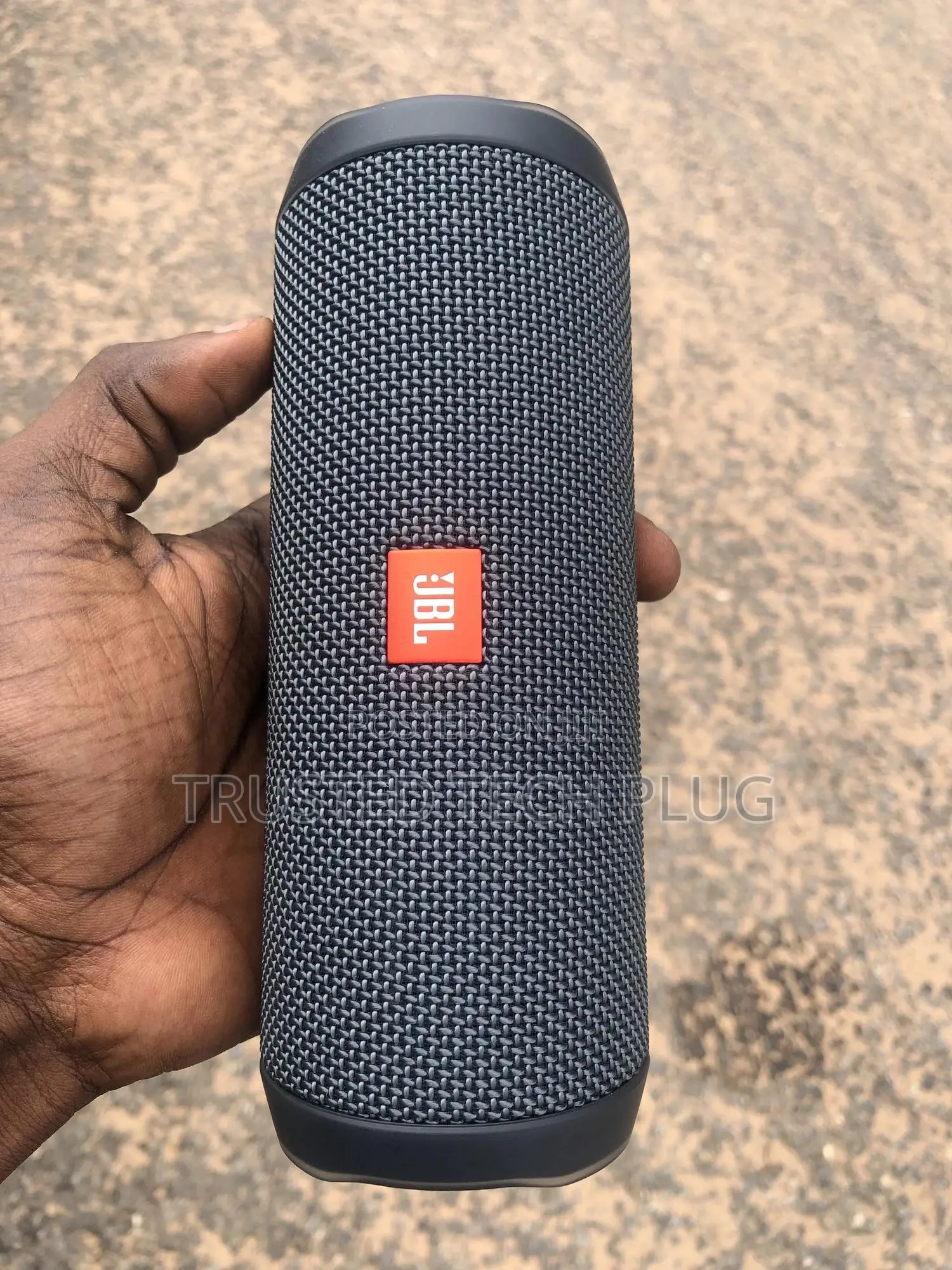 Preowned JBL Flip Essential 2 Bluetooth Speaker In Stock