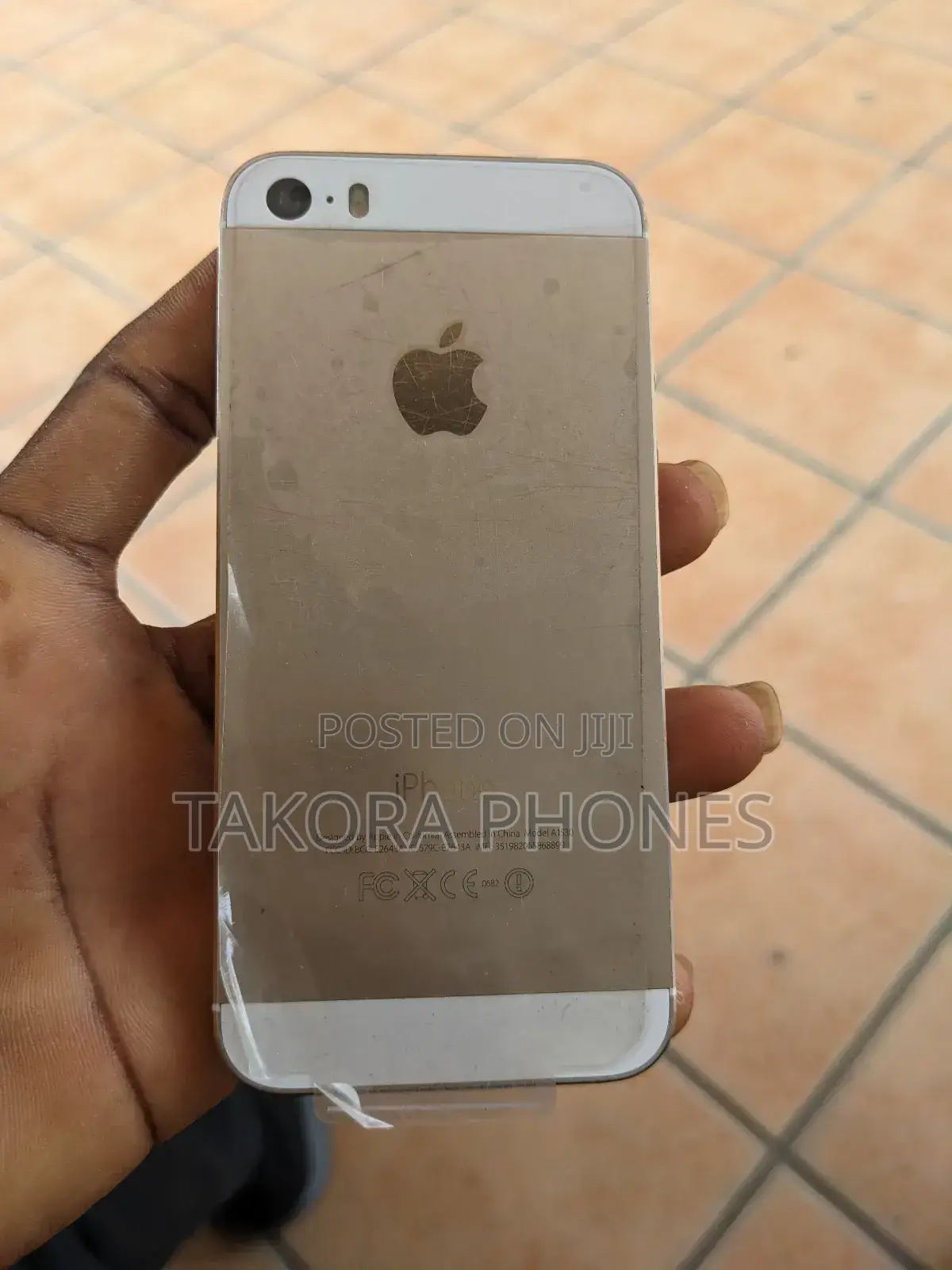 Apple iPhone 5s 16 GB Gold