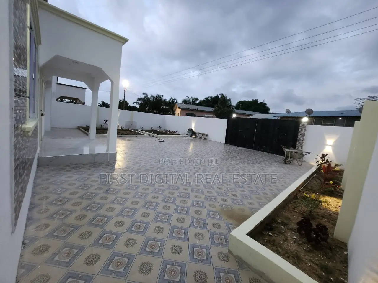 4bdrm House in First Digital Real, Kasoa for sale