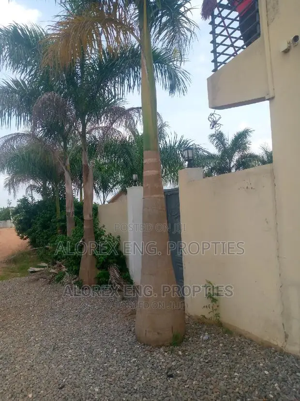 1bdrm Apartment in Oyibi for rent