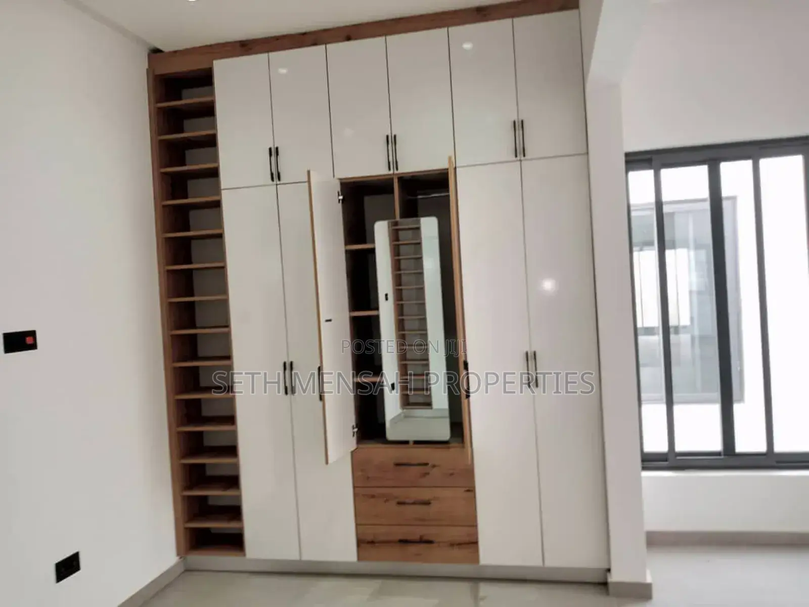 5bdrm House in West Trassaco, Accra Metropolitan for sale