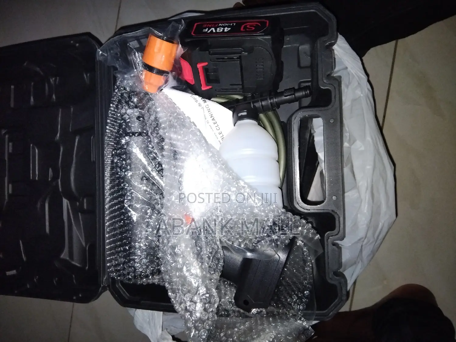 Car Pressure Washer/Portable Cleaning Machine