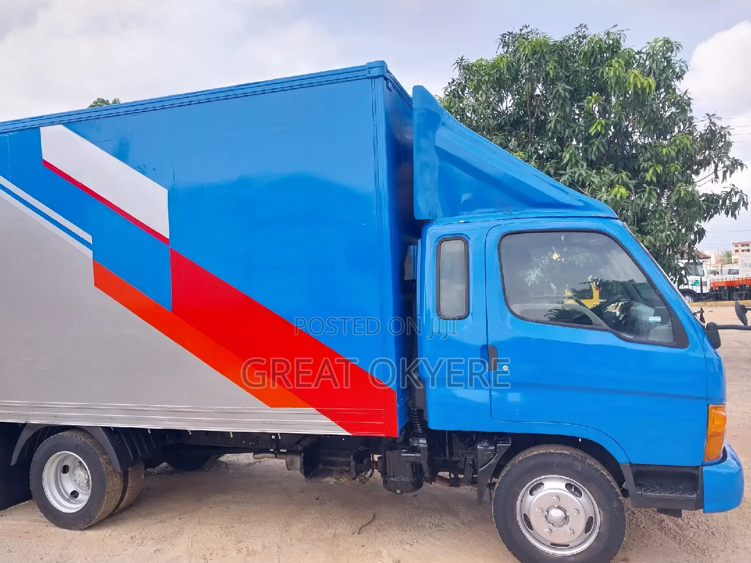 Hyundai Mighty Container