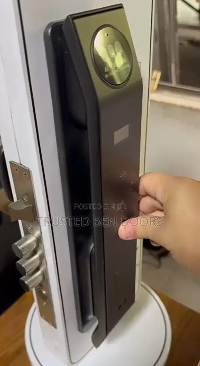 (G B) Wifi+Facial Recognition Biometric Smart Lock