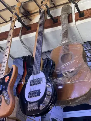 Photo - Ibanez Active Bass Guitar (Black)