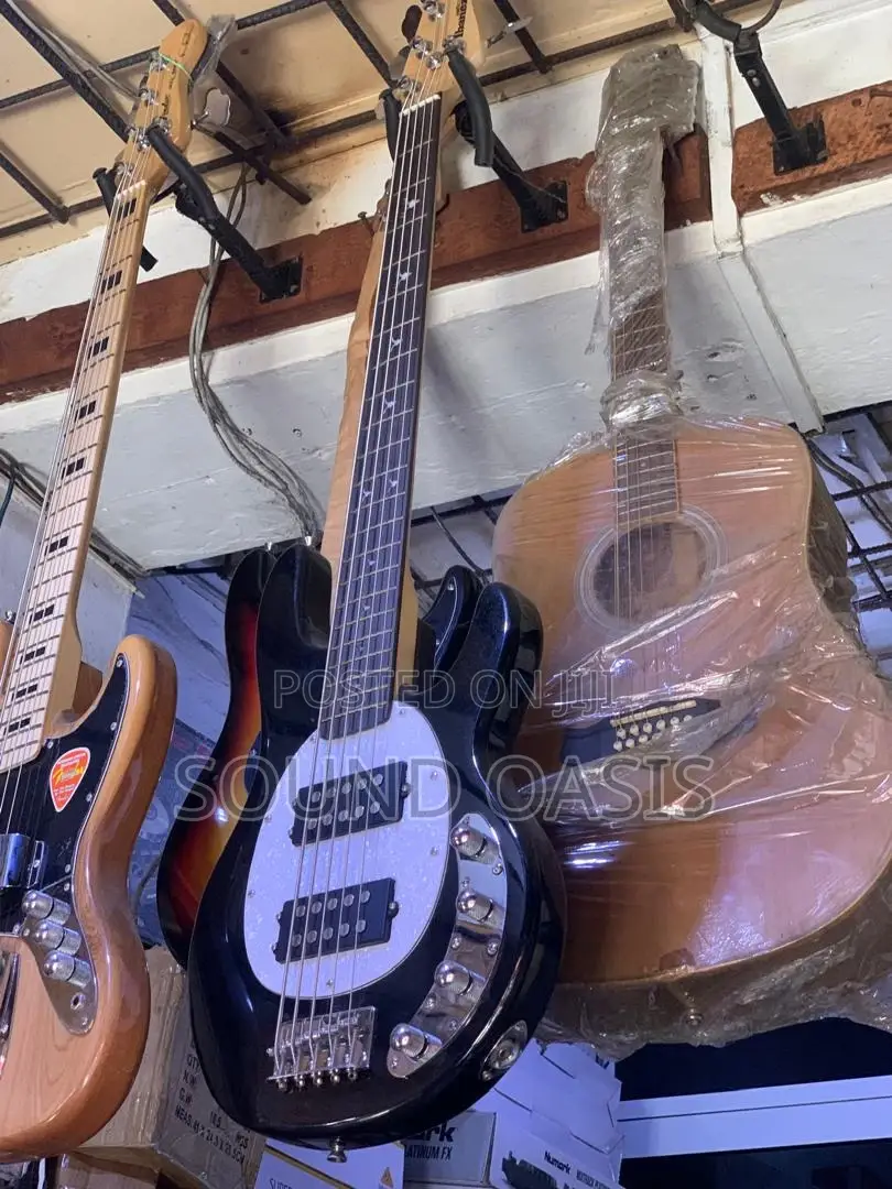 Ibanez Active Bass Guitar (Black)