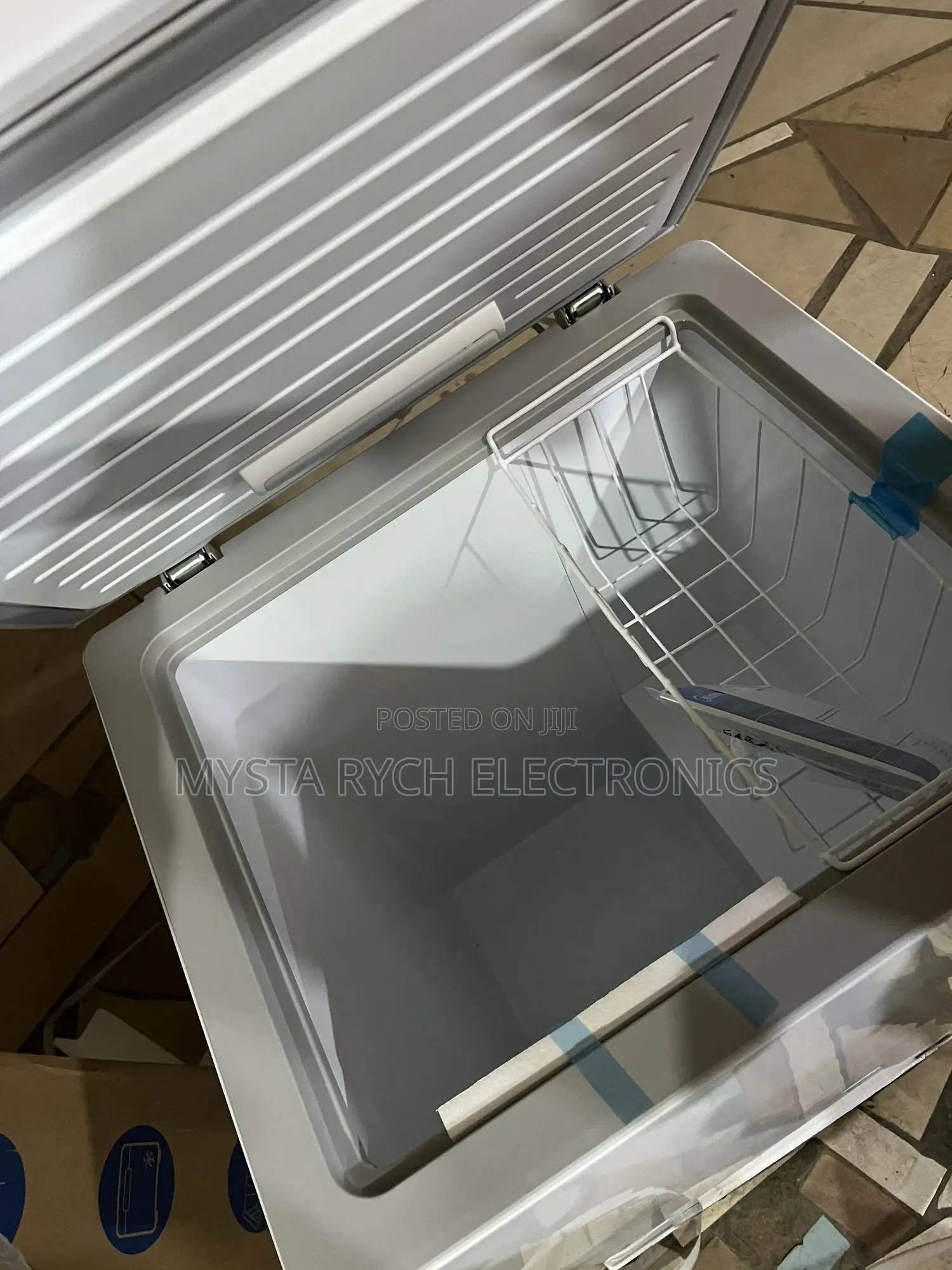 MIDEA 150 LTRS FREEZER - 2022 New