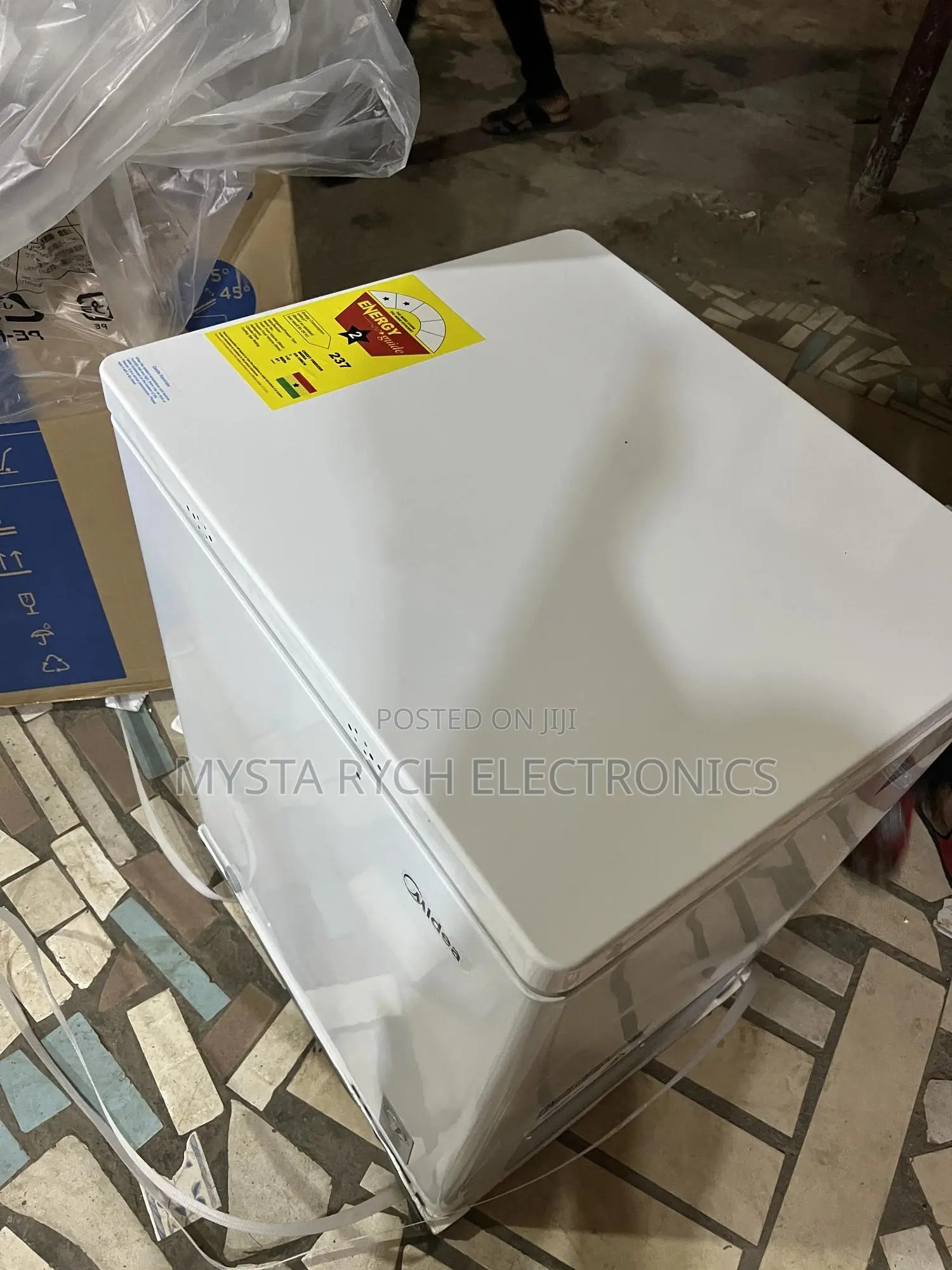 MIDEA 150 LTRS FREEZER - 2022 New
