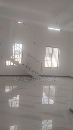 5bdrm House in Palcity Estate, Kumasi Metropolitan for sale