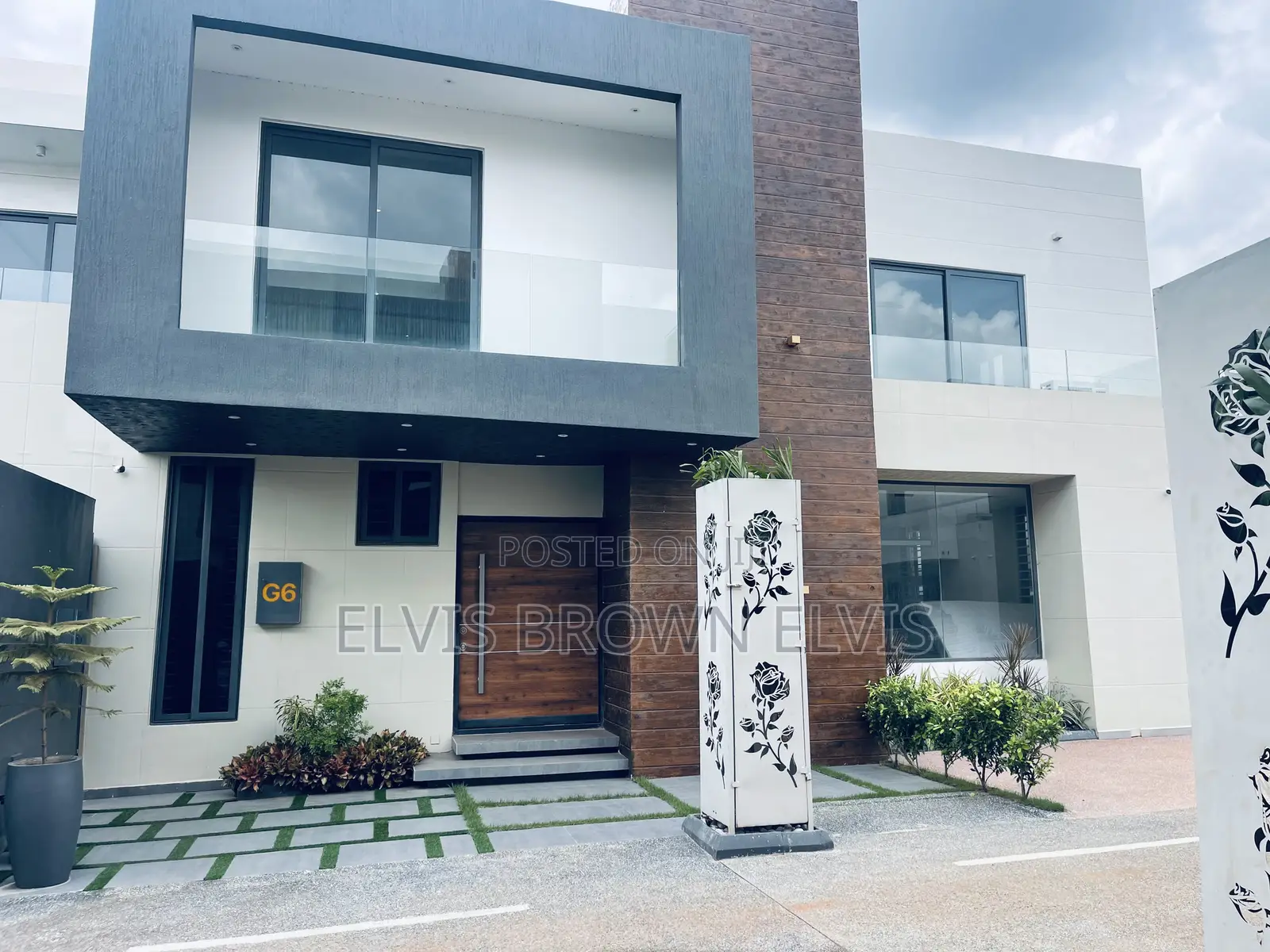 4bdrm Townhouse/Terrace in Nanajucntion, Ashaley Botwe for sale