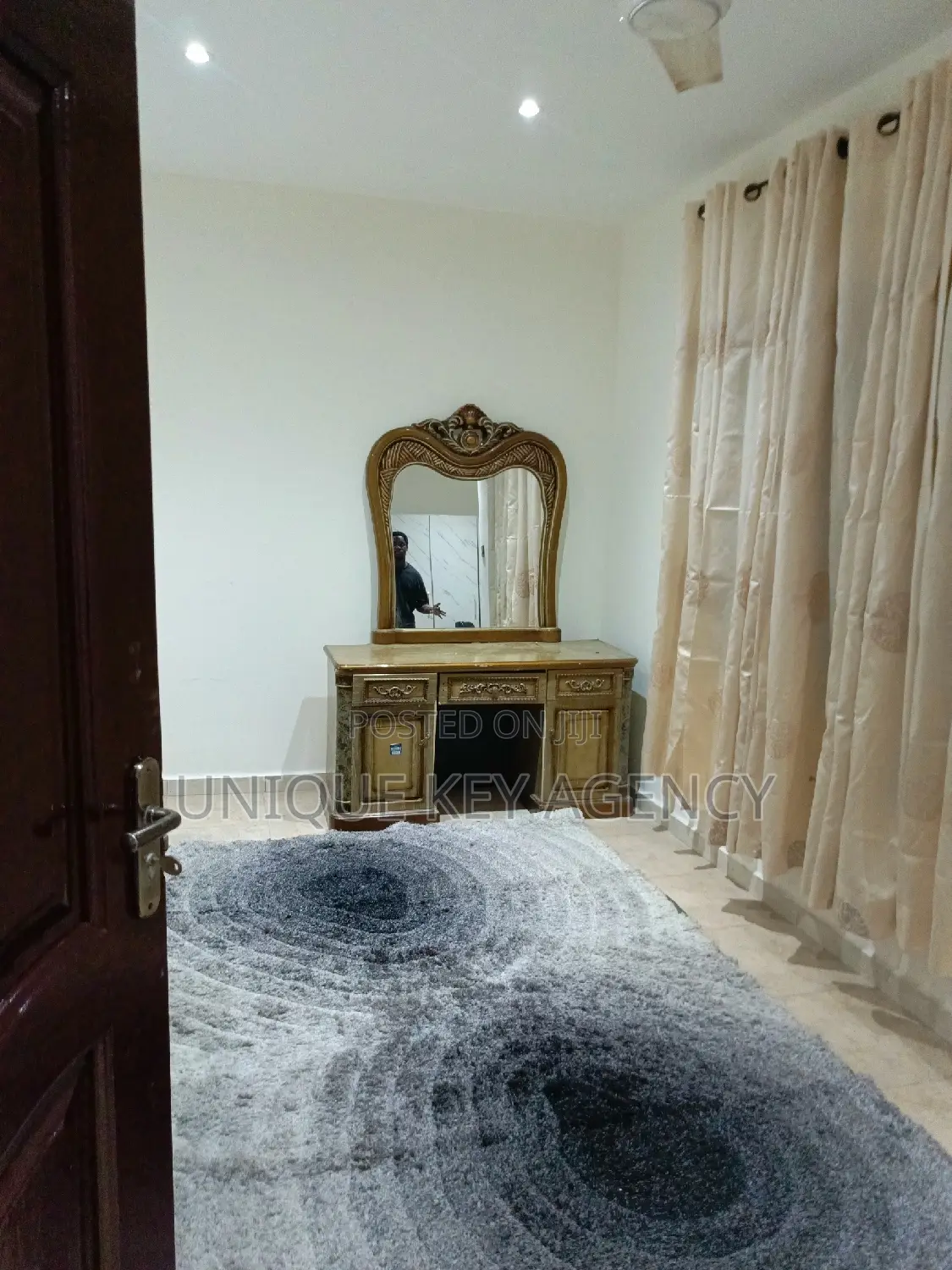 Furnished 2bdrm Apartment in Unique Key Agency, Dzorwulu for rent