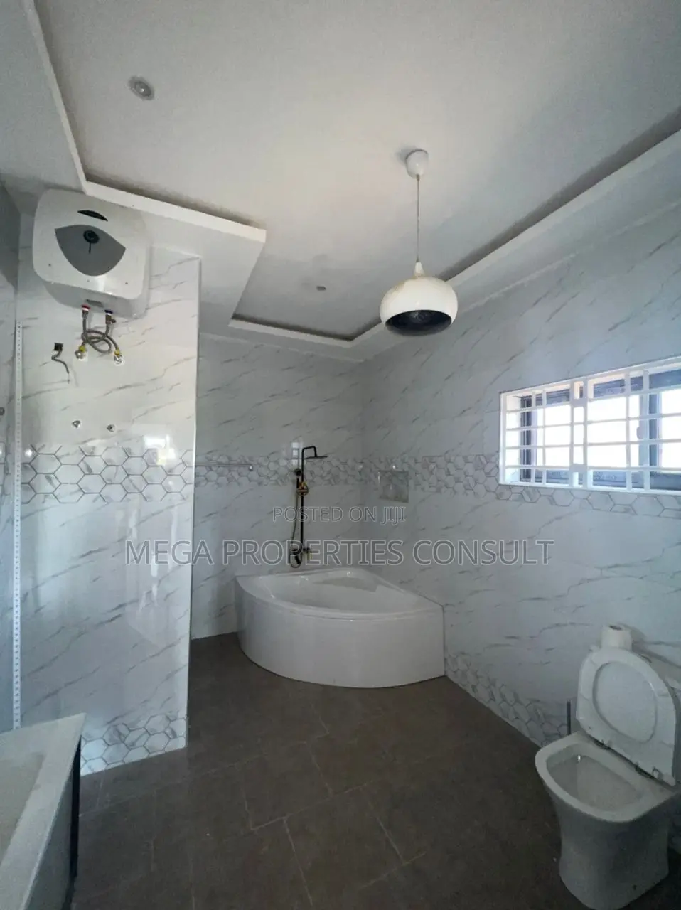 4bdrm House in Achimota for sale
