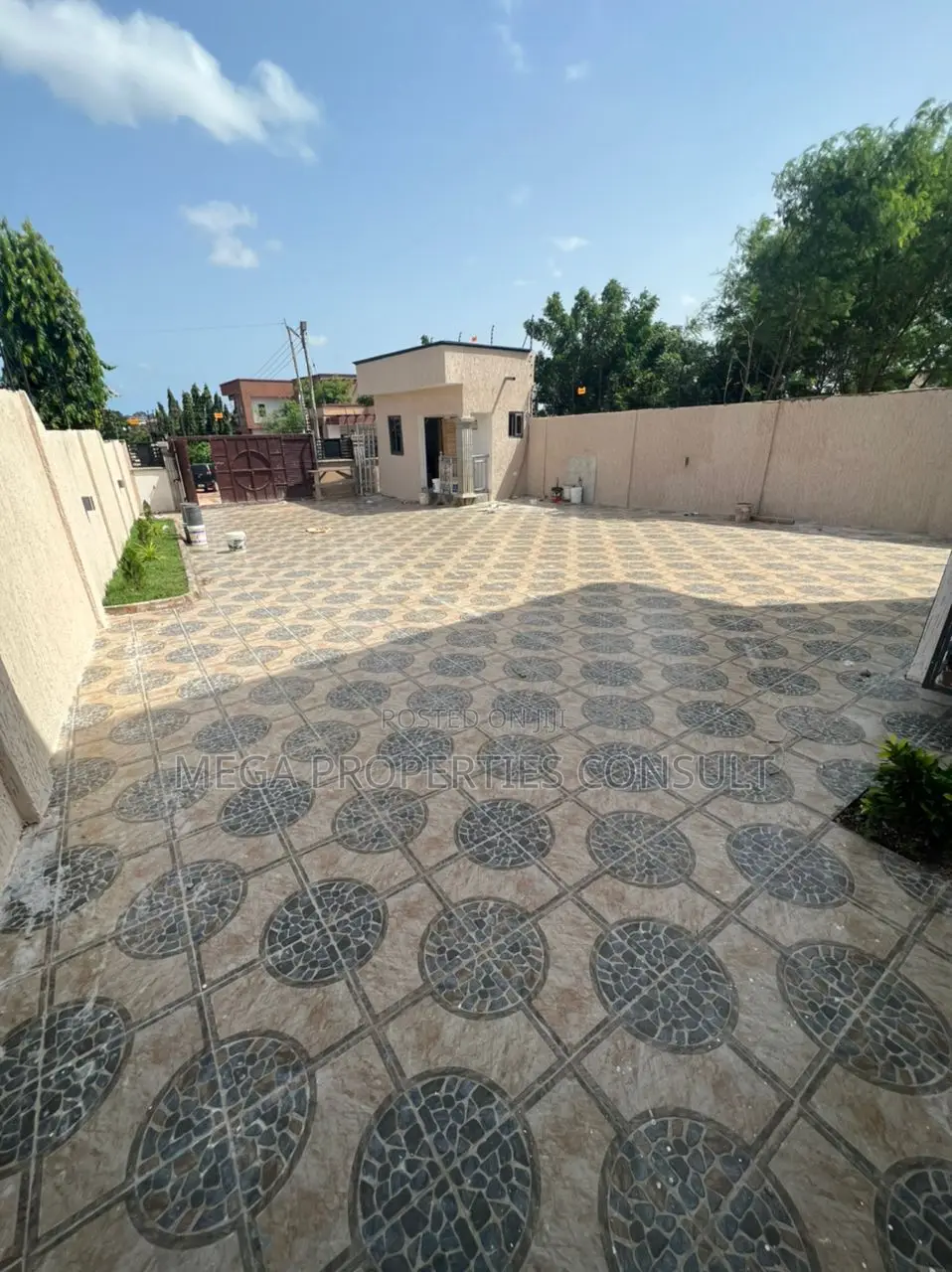 4bdrm House in Achimota for sale