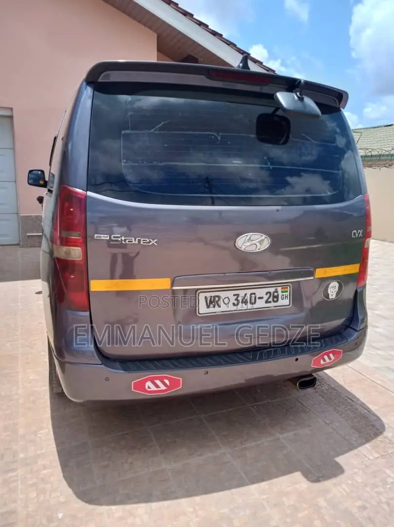 Mini Van for Rent (Starex Bus) - 11 Seater