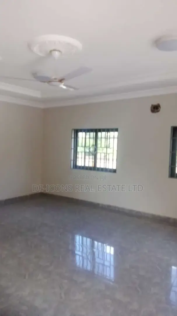 3bdrm House in De-Icons Real Estate, Awutu Senya East Municipal