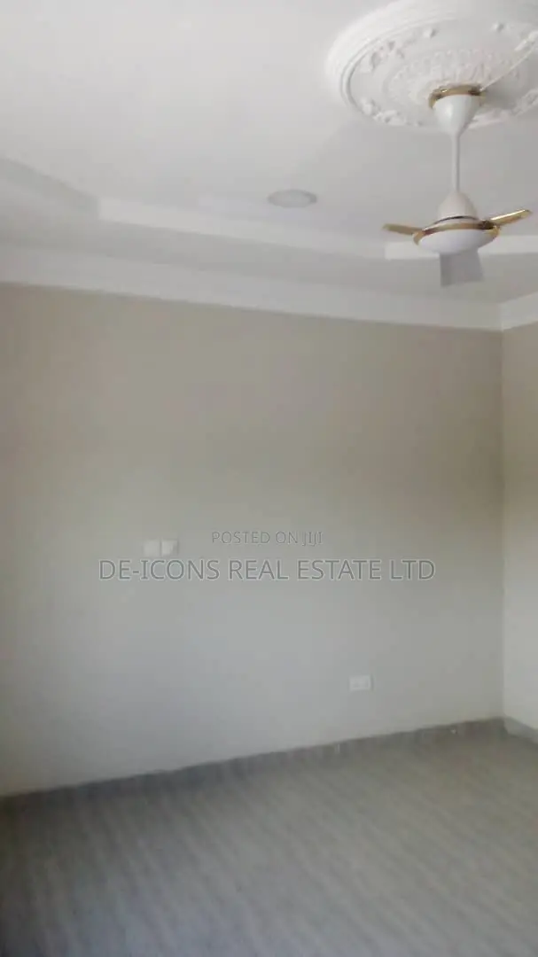 3bdrm House in De-Icons Real Estate, Awutu Senya East Municipal