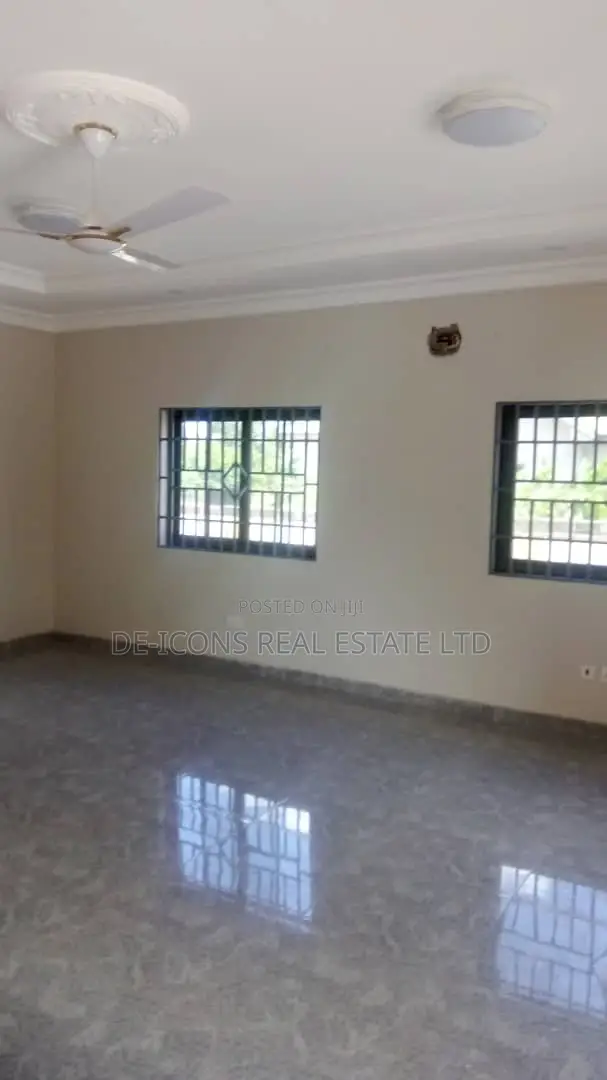 3bdrm House in De-Icons Real Estate, Awutu Senya East Municipal