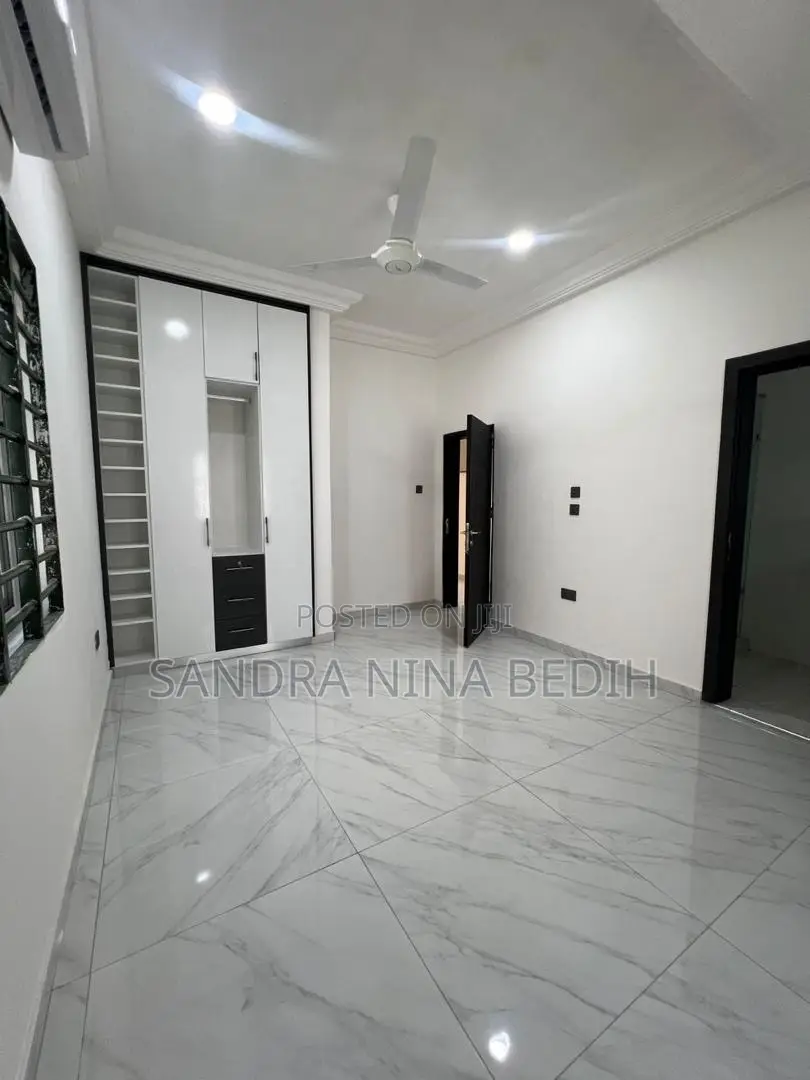 4bdrm House in Lakeside Estate for sale