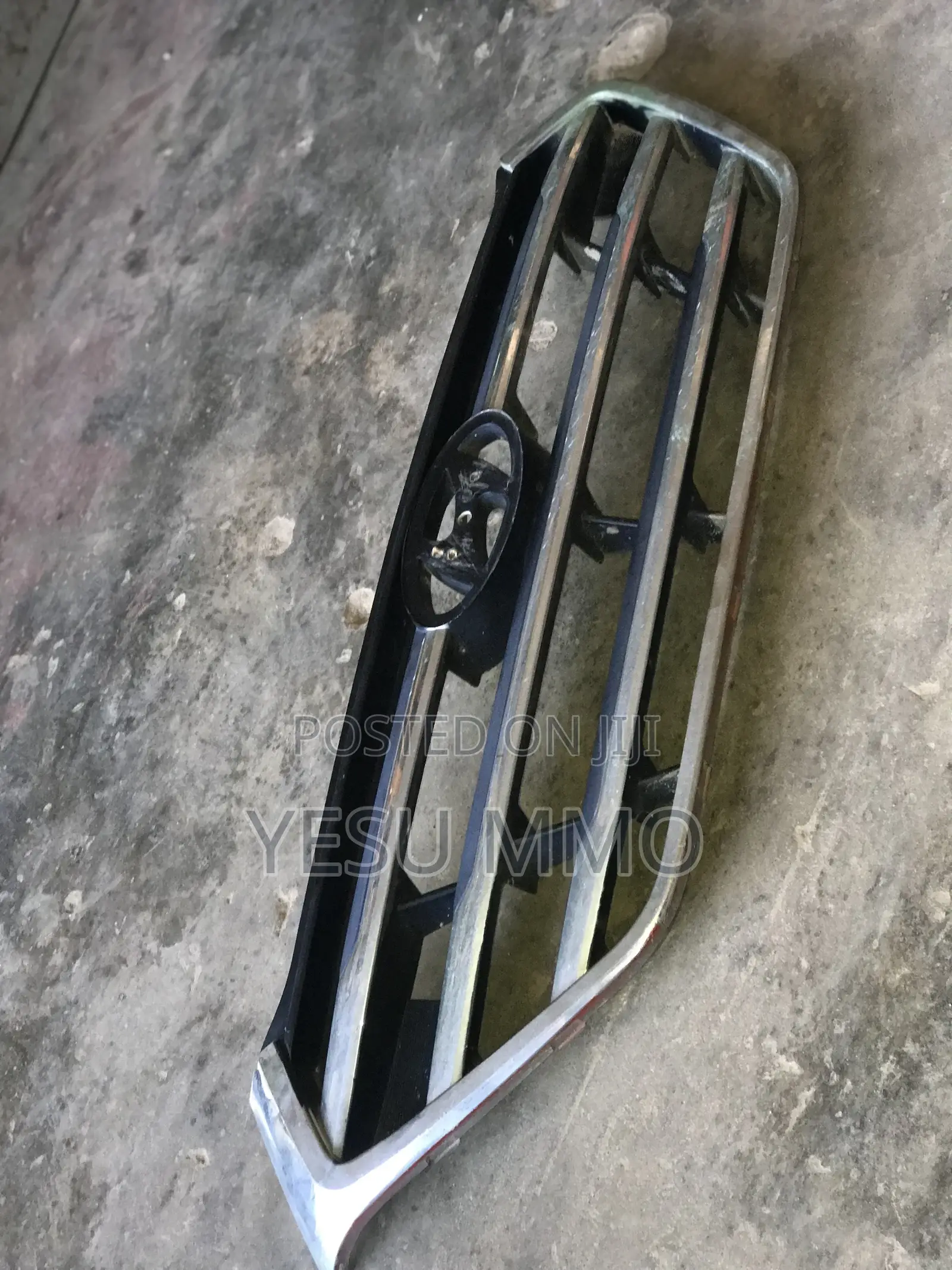 Hyundai Tucson 2012 Grill