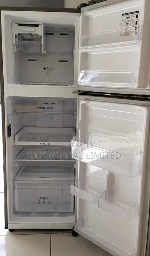 Dazzling Samsung 345 LTRS Duracool Twin Cooling Plus Fridge