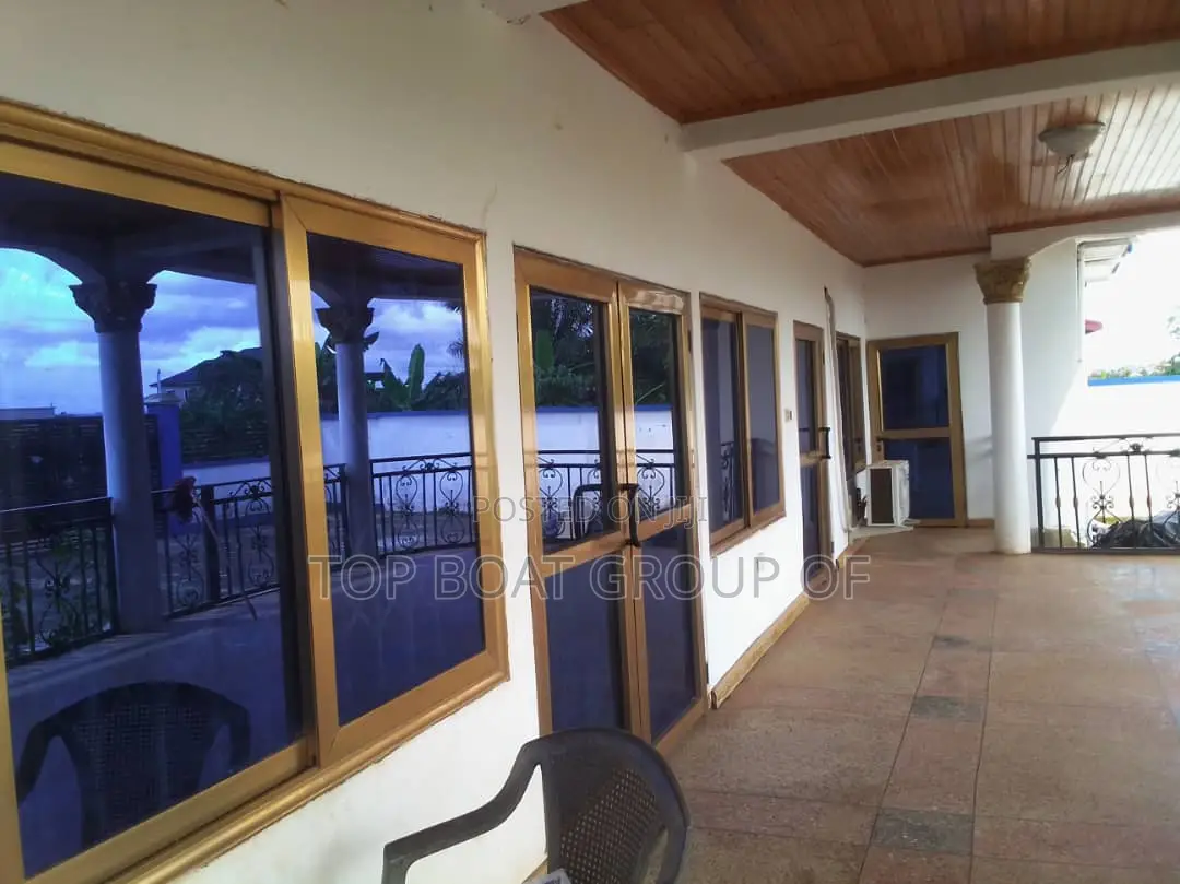 Furnished 6bdrm House in Sokoban Wood Village, Kumasi Metropolitan