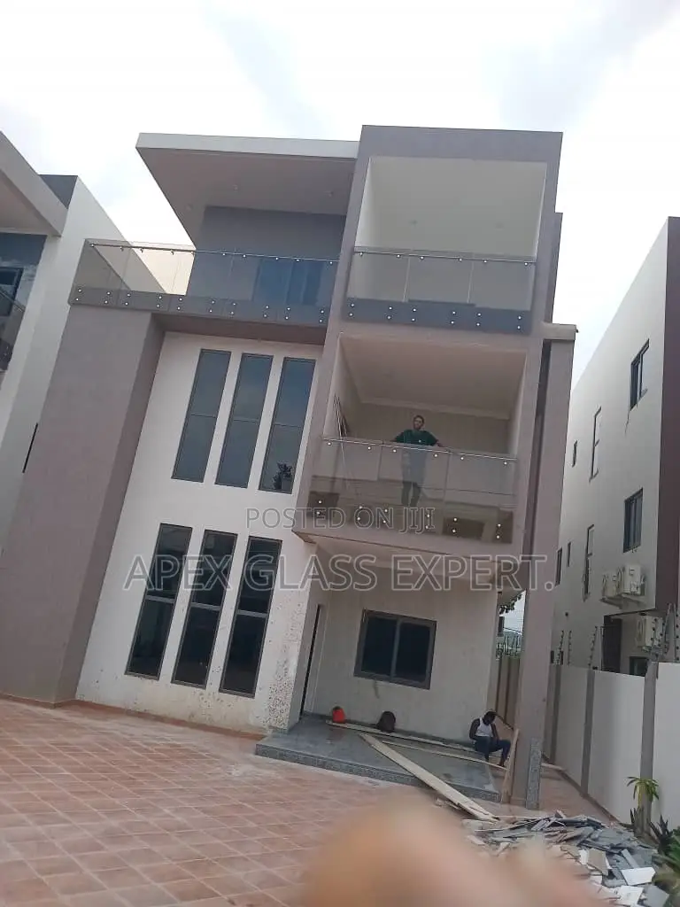 Balcony Glass Bolted System Balustrade.