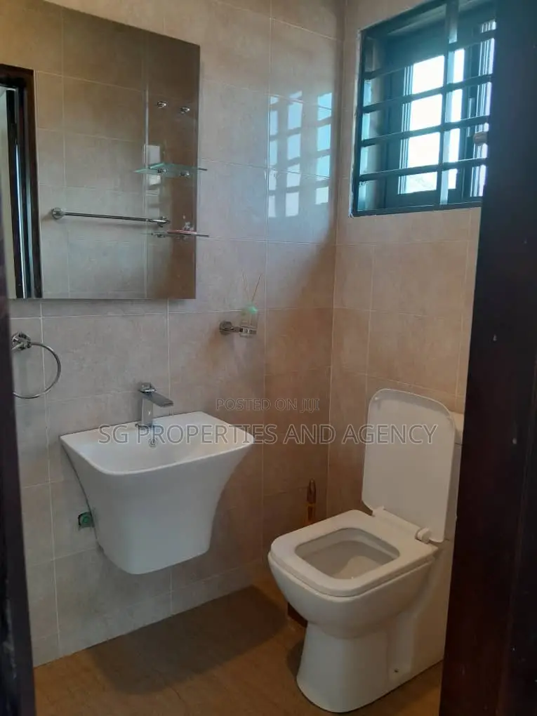 2bdrm Apartment in East Airport, Spintex for rent