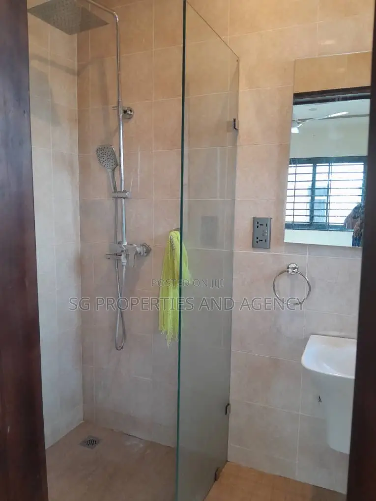 2bdrm Apartment in East Airport, Spintex for rent