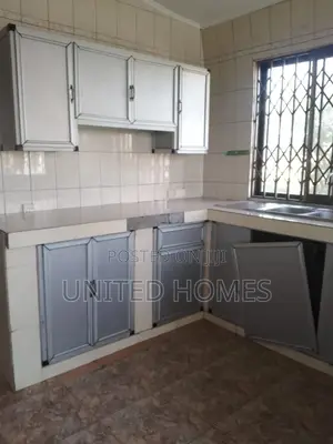 12bdrm House in Odorkor for rent