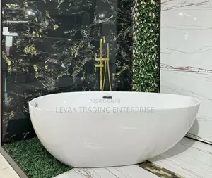 Bathtub - Free Standing Bath / Jacuzzi Bath