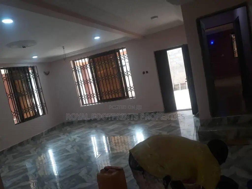 10bdrm Apartment in Royal Footprints, Kwabenya for sale
