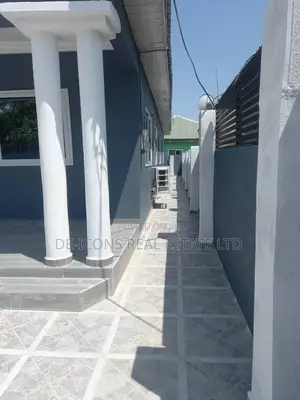 3bdrm Mansion in De-Icons Real Estate, Awutu Senya East Municipal