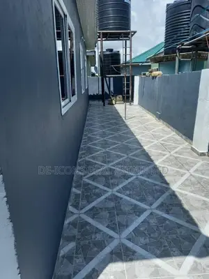 3bdrm Mansion in De-Icons Real Estate, Awutu Senya East Municipal