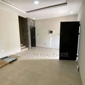 2bdrm Townhouse / Terrace in UPSA Area for rent