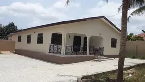 3bdrm Mansion in De-Icons Real Estate, Awutu Senya East Municipal