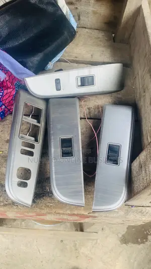 Toyota Camry (Spider) 2013 Master Door Controls
